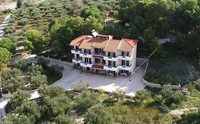 Almyros Studios & Apartments
